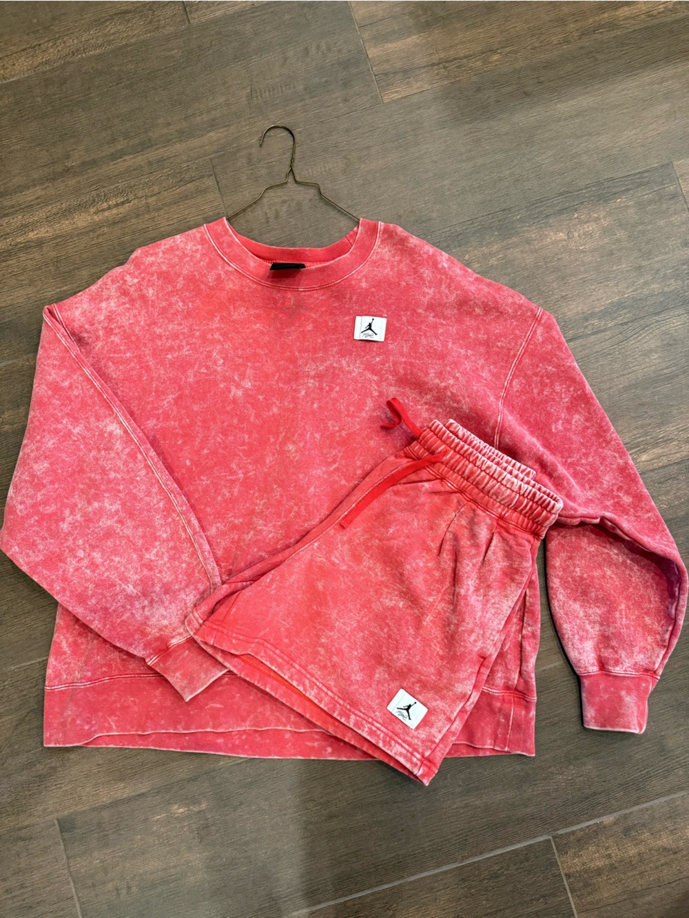 Jordan Women’s Loose Washed Pullover and Shorts